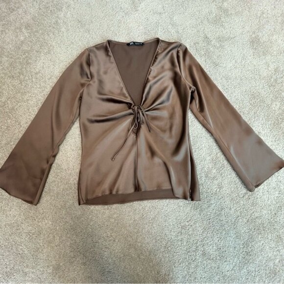ZARA WOMAN CHOCOLATE BROWN SATIN BLOUSE SHIRT PEEP HOLE TIE BOW FLARE SLEEVE L - Picture 9 of 16